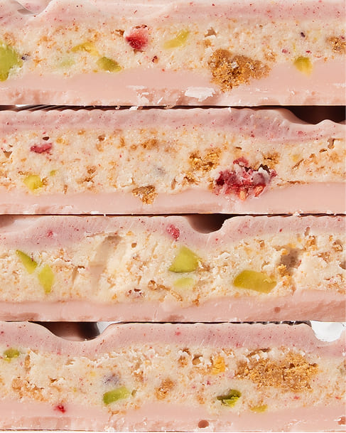 Fukuoka Chocolate – Strawberry Lotus Cheesecake Filled (90g) — detail 2