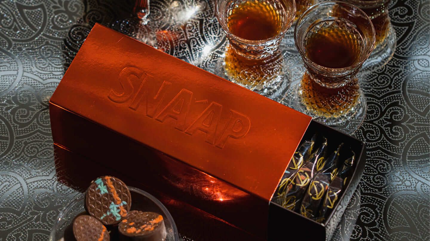 Signature chocolate gift box with tea glasses
